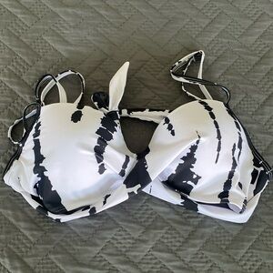Swim Top - Black and White - Padded cups - size XL